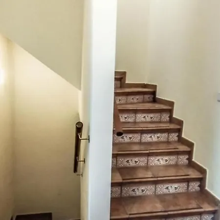 Spectacular 3 Bed Townhouse For Summer