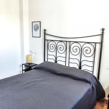 Spectacular 3 Bed Townhouse For Summer