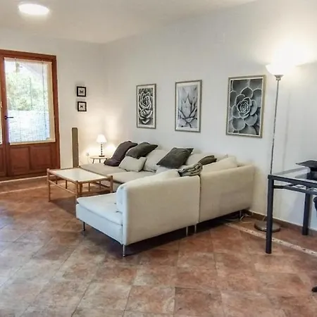 Spectacular 3 Bed Townhouse For Summer * איאמונטה