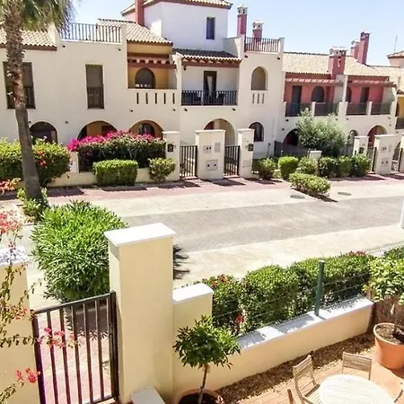 בית נופש Spectacular 3 Bed Townhouse For Summer